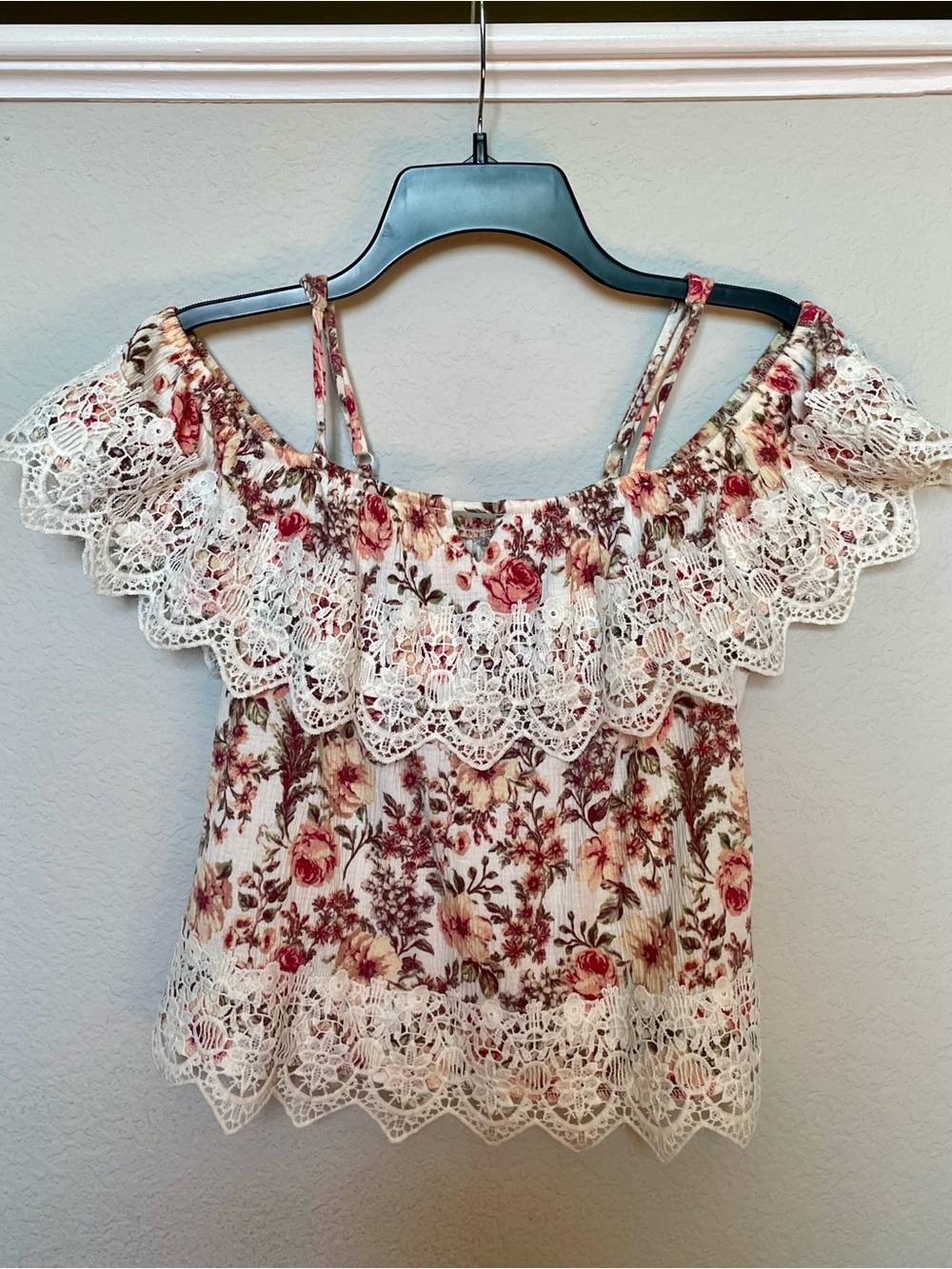 No Boundaries Floral Lace Off-Shoulder Women’s Top - Rose Print XL